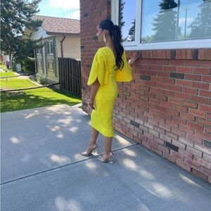 Elegant Yellow Midi Dress